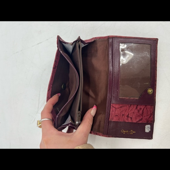 Dior crumpled leather wallet - Picture 8 of 12